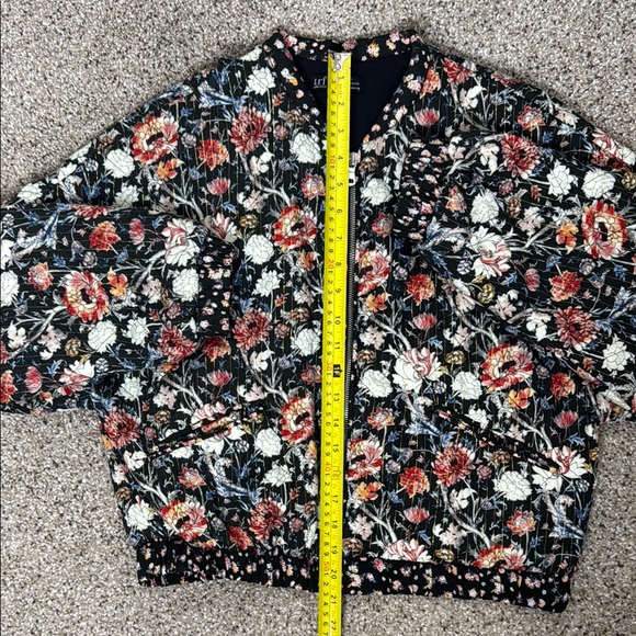 ZARA Floral Bomber Jacket with Relaxed Silhouette and Cropped Length Medium - Picture 13 of 13